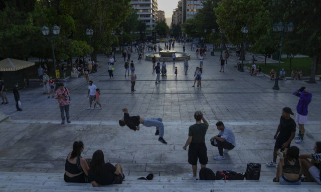 Κρούσματα σήμερα: 1.834 νέα ανακοίνωσε ο ΕΟΔΥ - 8 νεκροί σε 24 ώρες, στους 123 οι διασωληνωμένοι