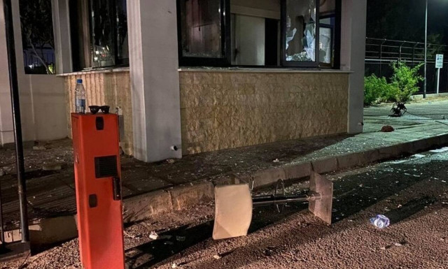 Κύπρος: Η στιγμή της εισβολής στο ΣΙΓΜΑ - «Δεχόμαστε επίθεση, τα έχουν κάνει όλα λαμπόγυαλο»