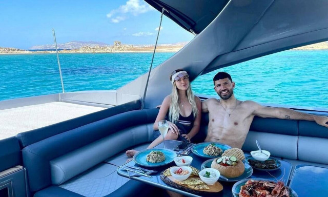 Δεν… μασάει από lockdown ο Αγκουέρο! Στη Μύκονο με την εντυπωσιακή σύντροφό του