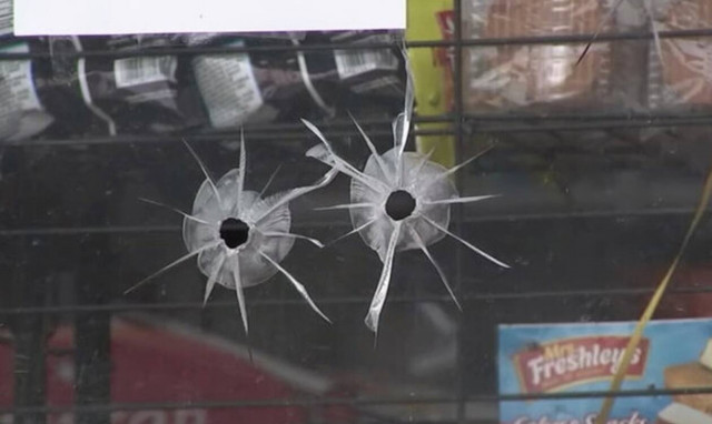 Βίντεο: Η στιγμή που ένα παιδί 1 έτους πυροβολείται μέσα σε κατάστημα στις ΗΠΑ