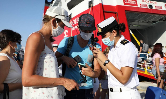 Παγώνη στο Newsbomb.gr: Με αυστηρούς ελέγχους και τεστ στα νησιά – Ορατός ο κίνδυνος νέων lockdown