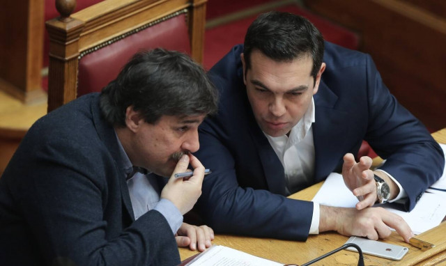 ΣΥΡΙΖΑ: Όχι στη ρύθμιση για τους εμβολιασμούς στην Υγεία, όχι στις άδειες άνευ αποδοχών