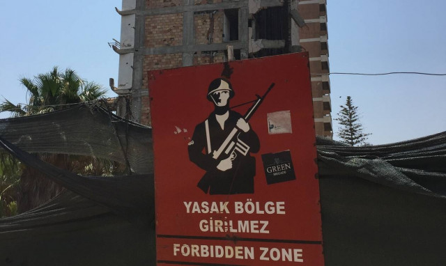 Κύπρος - Βαρώσια: Εικόνες θλίψης! Παραδομένα στο χρόνο - Βεβηλώθηκαν οι ελληνικές περιουσίες