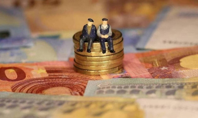 Συντάξεις: Ποιες κατηγορίες ασφαλισμένων «κλειδώνουν» φέτος σύνταξη -  Ποιοι «βγαίνουν» πριν τα 62