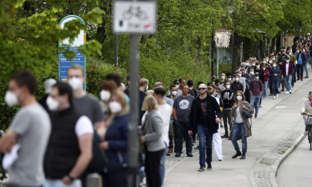 Γερμανία - Κορονοϊός: «Όχι» στους περιορισμούς των πλήρως εμβολιασμένων, λέει ο διευθυντής του BCRT