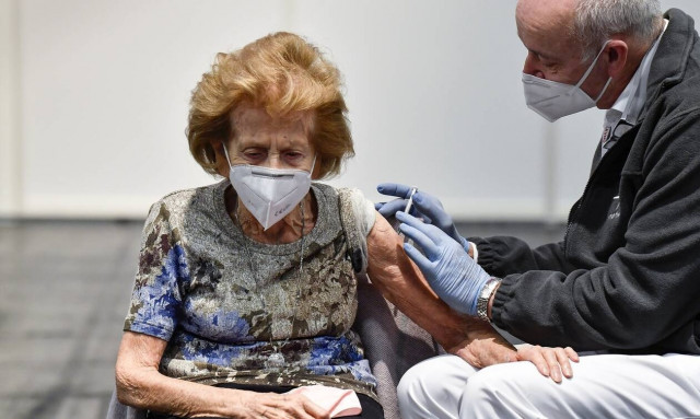 ΕΕ-Covid-19: Πλήρως εμβολιασμένο πάνω από το 50% του ενήλικου πληθυσμού της ΕE