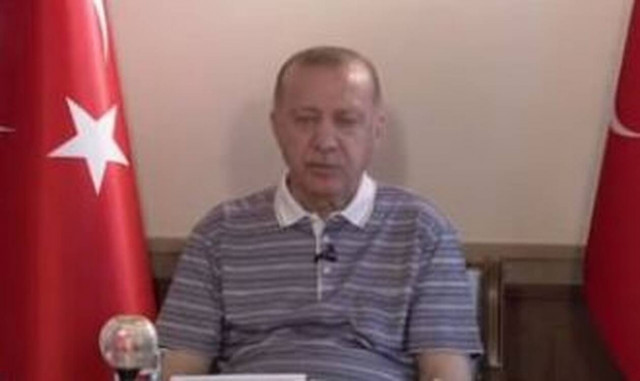 «Κουρασμένος Ερντογάν»: Βίντεο προκαλεί σάλο για την υγεία και την εικόνα του Τούρκου προέδρου