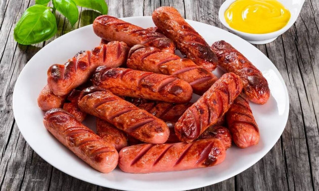 Το κορυφαίο μυστικό για να ψήσεις τα πιο ζουμερά λουκάνικα