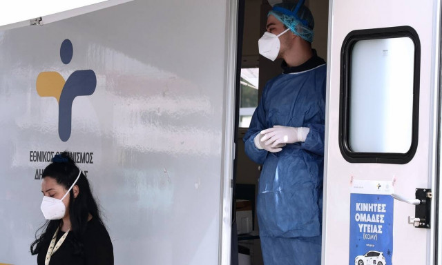 «Καμπανάκι» Καπραβέλου στο Newsbomb.gr: Θα φτάσουμε τα 6.000 κρούσματα – Κρίσιμος μήνας ο Αύγουστος