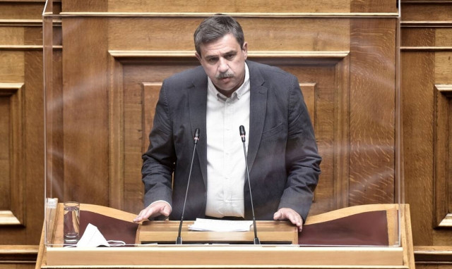 Ξανθός: Δεν μπορεί ο εμβολιασμός να προωθηθεί με τιμωρητικές λογικές