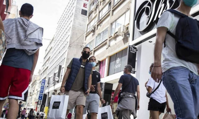 Κρούσματα σήμερα: 1.102 νέες μολύνσεις στην Αττική, 290 στη Θεσσαλονίκη και 281 στην Κρήτη