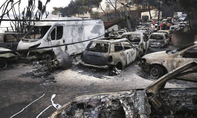 Μάτι: «Μας άφησαν να καούμε ζωντανοί», «η οργή μεγαλώνει» ξεσπούν οι συγγενείς των 102 νεκρών