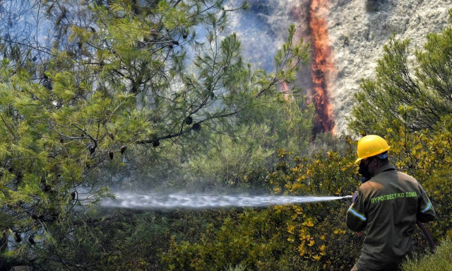 Φωτιά ΤΩΡΑ στο Ασκληπιείο Επιδαύρου