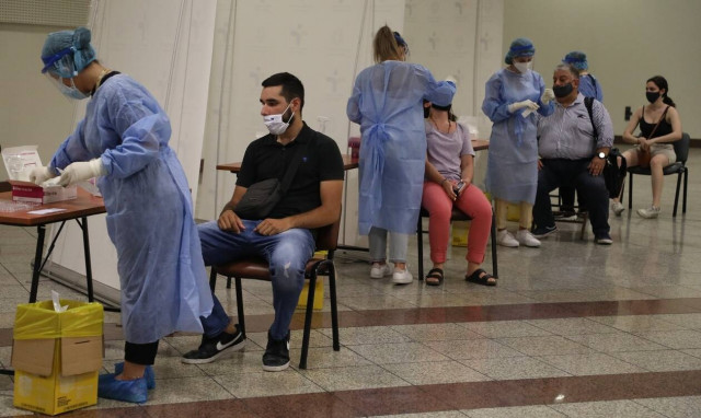 Κορονοϊός κρούσματα νεκροί διασωληνωμένοι