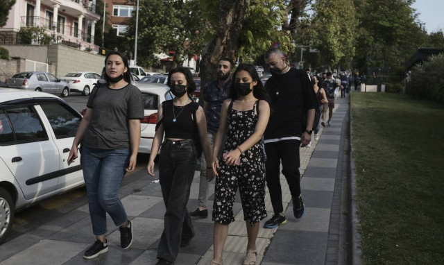 Σαρώνει ο κορονοϊός στην Τουρκία: Ρεκόρ μολύνσεων από τα μέσα Μαΐου