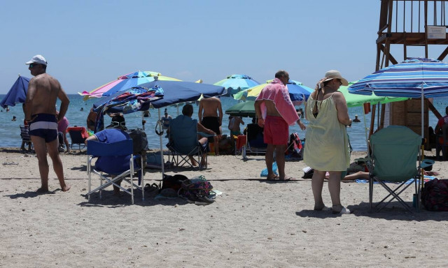 Καιρός: Για συνθήκες καύσωνα από τα μέσα της εβδομάδας προειδοποιεί ο Αρναούτογλου