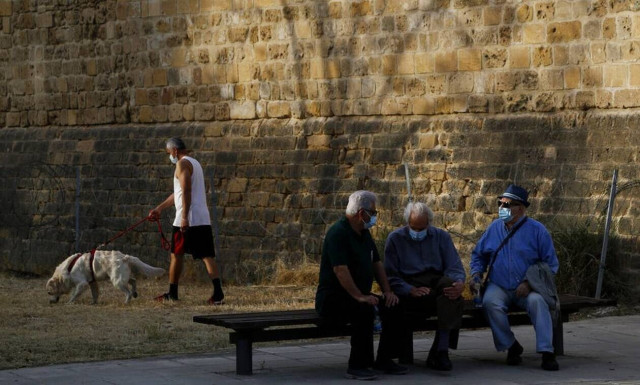Κορονοϊός στην Κύπρο: Δύο θάνατοι και 727 κρούσματα ανακοινώθηκαν την Κυριακή (25/7)