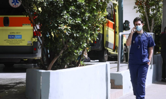 Ανησυχία για τους ανεμβολίαστους: «4 στους 10 θα μολυνθούν μέχρι τέλος του έτους»