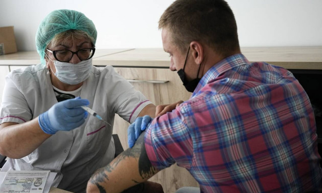 Ρωσία- Covid-19: Παραμένουν σε υψηλά επίπεδα τα νέα κρούσματα και οι νέοι θάνατοι