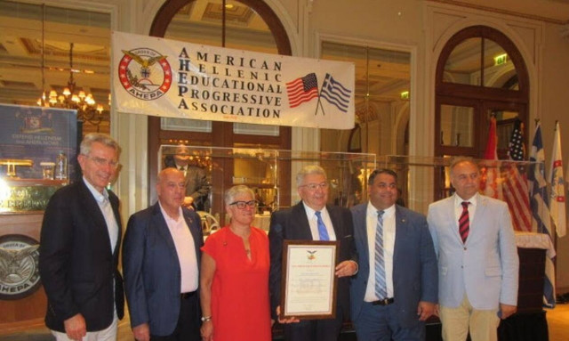 Η AHEPA τίμησε τον ΓΓ Απόδημου Ελληνισμού Γιάννη Χρυσουλάκη για την προσφορά του στην Ομογένεια