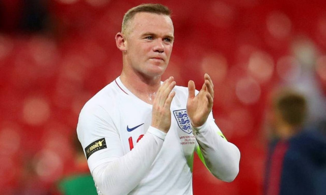 Σάλος με τον Γουέιν Ρούνεϊ: Μεθυσμένος με ημίγυμνες καλλονές σε ημιλιπόθυμη κατάσταση