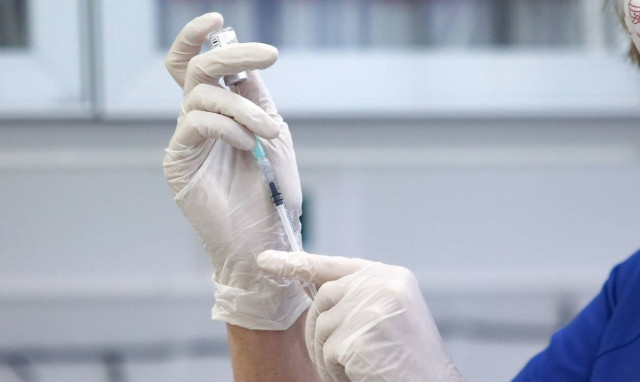 Κορονοϊός: Πόσο μειώθηκαν θάνατοι και νοσηλείες με τον εμβολιασμό - Τι δείχνουν τα στοιχεία