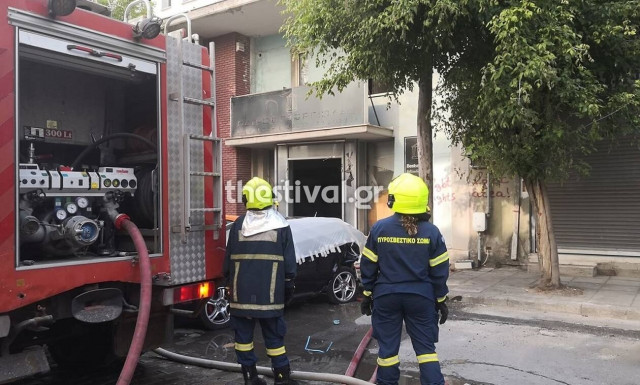 Θεσσαλονίκη: Φωτιά σε εγκαταλελειμμένο κτήριο στα Ξυλάδικα