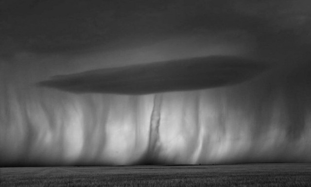 Η απειλητική φύση μέσα από τον φακό του Mitch Dobrowner