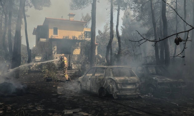 Φωτιά στην Σταμάτα: Ελεύθεροι οι τέσσερις προσαχθέντες – Δεν προέκυψε εμπλοκή