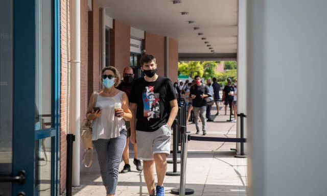 Έκκληση Βατόπουλου για εμβολιασμό: Μεγαλύτερος κίνδυνος από πέρυσι - Το 2022 το τέλος της πανδημίας