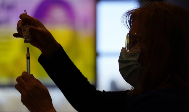 Κορονοϊός: Pfizer και Moderna επεκτείνουν τις έρευνες για εμβόλια σε παιδιά 5-11 ετών