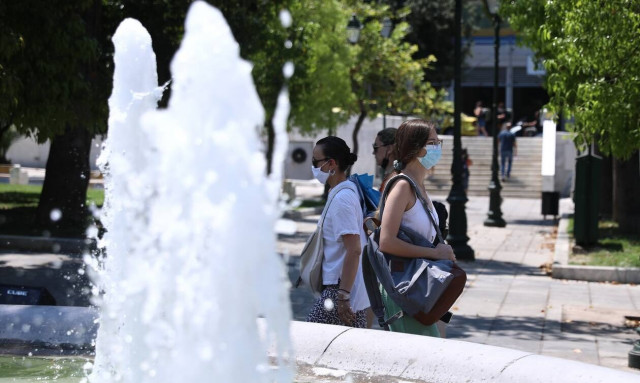 Καιρός: Νέο κύμα καύσωνα με 45άρια - Πού θα χτυπήσει και τι να προσέξουν οι πολίτες