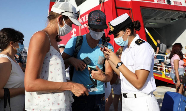 Μετάλλαξη Δέλτα: Επί ποδός κυβέρνηση και ειδικοί για την αποφυγή διασποράς - Εντατικοί έλεγχοι