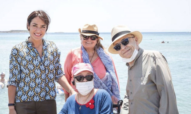 Άσυλο Ανιάτων: Tο πρώτο καλοκαιρινό μπάνιο των περιθαλπόμενων στο ΠΙΚΠΑ Βούλας