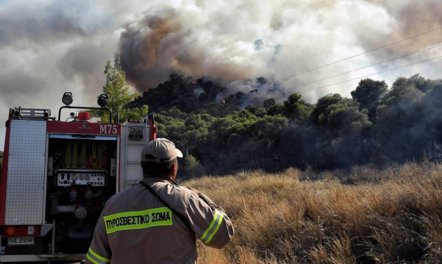 Φωτιά ΤΩΡΑ στο Κορωπί
