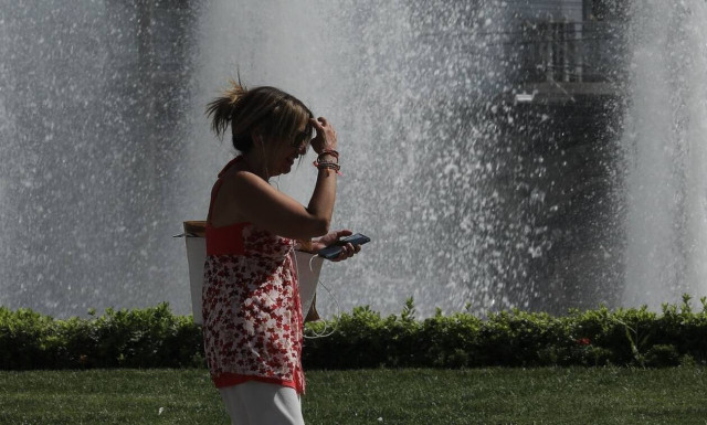 Kαύσωνας: Οδηγίες προστασίας από τον Ιατρικό Σύλλογο Αθηνών- Τι πρέπει να προσέξουν οι πολίτες