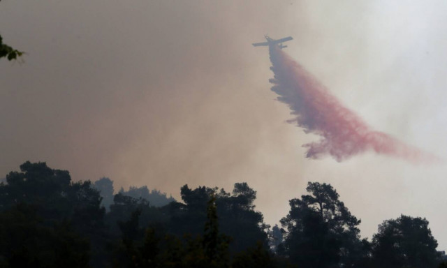 Φωτιές στην Κύπρο: Τρία πύρινα μέτωπα σε πλήρη εξέλιξη