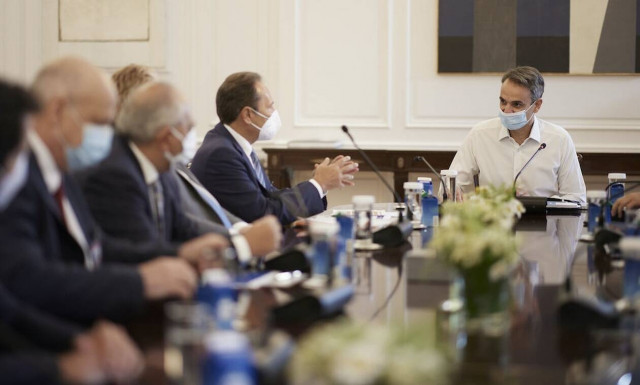 Επενδύσεις 1,2 δισ. ευρώ στο φάρμακο μέχρι το 2025 - Συνάντηση Μητσοτάκη - ΠΕΦ