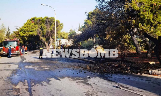 Φωτιά ΤΩΡΑ στην Κηφισιά - Επιχειρούν επτά πυροσβέστες