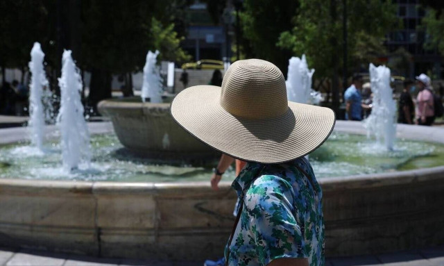 Η ΚΕΔΕ ζητάει από τους δήμους να τεθούν σε 24ωρη ετοιμότητα λόγω του καύσωνα