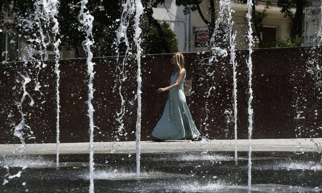 Καιρός - Μαρουσάκης: «Προσοχή! Αλλεπάλληλοι καύσωνες - Έρχονται βίαια καιρικά φαινόμενα»