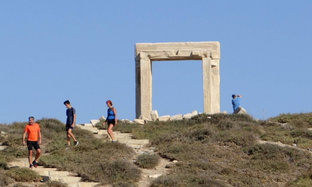 Η Ισραηλινή τηλεόραση υμνεί την Ελλάδα και προτείνει Νάξο