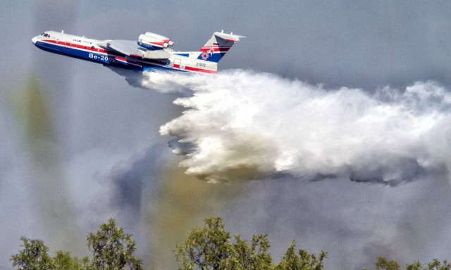 Φωτιά Βόνιτσα: Ενισχύθηκαν οι δυνάμεις της Πυροσβεστικής - Προληπτική εκκένωση του οικισμού Δρυμός