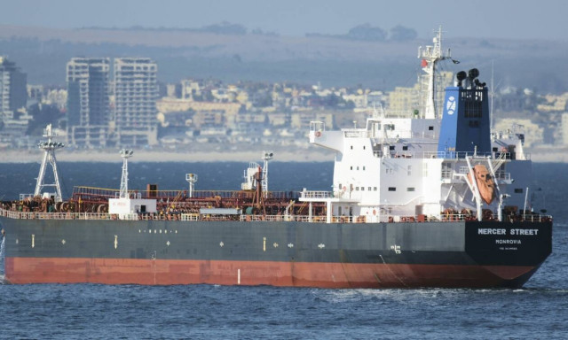 Επίθεση σε τάνκερ στα ανοιχτά του Ομάν: Δύο νεκροί, κατηγορίες προς το Ιράν