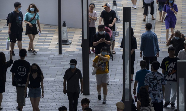 Κόσμος με μάσκες στην Κίνα