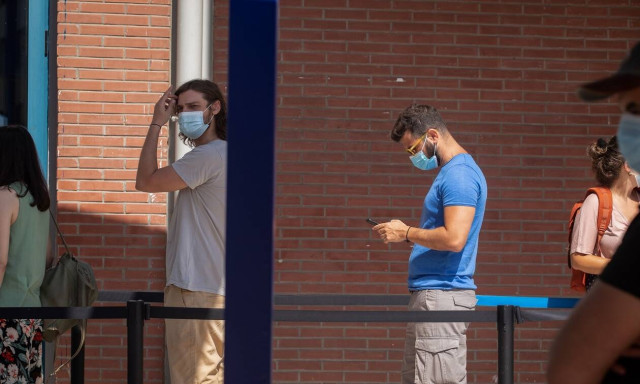 Τζανάκης - Κορονοϊός: Αυτό το κύμα της πανδημίας αφορά αποκλειστικά σχεδόν ανεμβολίαστους