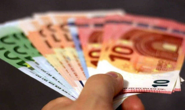 Κατώτατος μισθός: Πόση αύξηση θα λάβουν οι εργαζόμενοι - Τι ισχύει για τις τριετίες