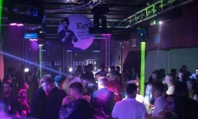 Πάρος: Κλείνουν τα μπαρ και τα κέντρα διασκέδασης