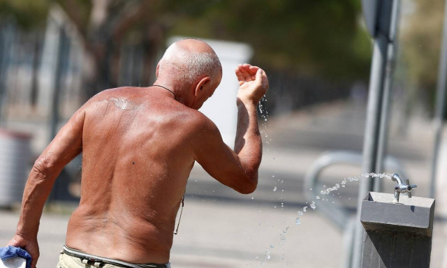 Καύσωνας: Θα «βράσει» η χώρα τη Δευτέρα (2/8) – Μέχρι και 45 βαθμούς θα δείξει το θερμόμετρο