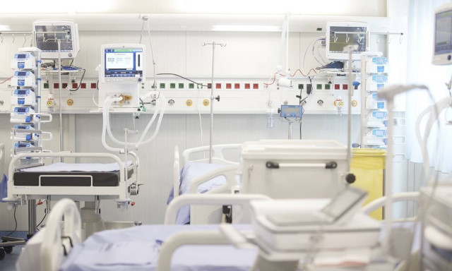 Κορονοϊός - Ρόδος: Διασωληνώθηκε στη ΜΕΘ μια 62χρονη ανεμβολίαστη - Νοσηλεύεται και ο σύζυγός της